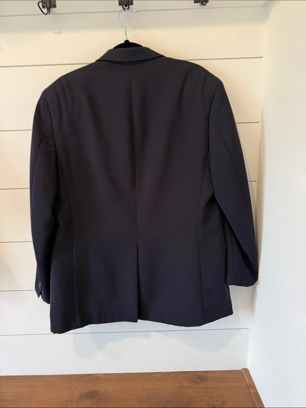 Men's Navy Single-Breasted Blazer - Classic Tailored Style 40R